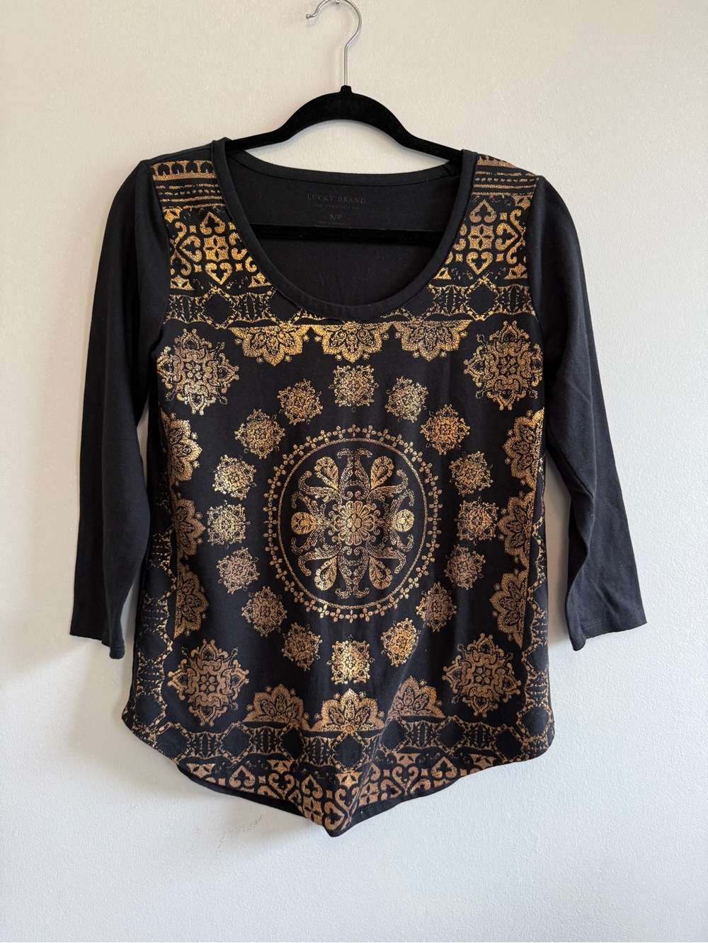 Lucky Brand Black Long Sleeve Scoop Neck Top Metallic Gold Medallion Print S